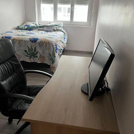 Appartement Pres De La Defense Nanterre Luaran gambar